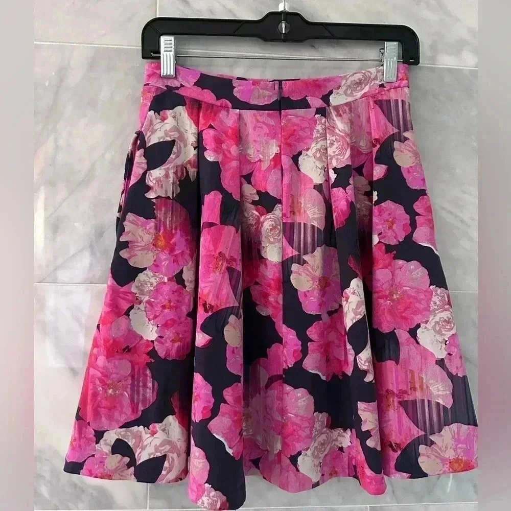 Cynthia Rowley- Fit and flare floral skirt- pockets-Size XSmall